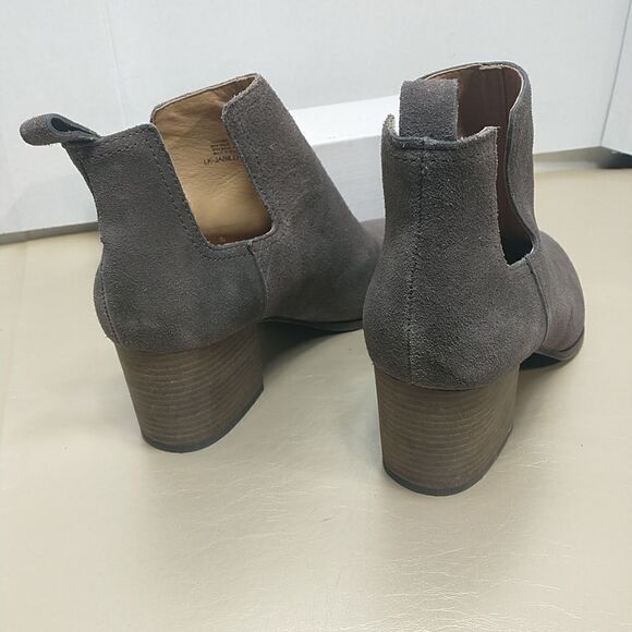 Lucky Brand Women’s SZ 12 M Jabilo Boot Suede Gray. Condition is Pre-owned. - Picture 10 of 12